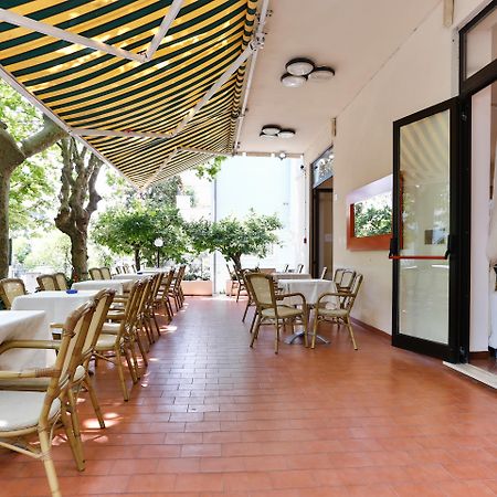 Hotel Avana Mare Rímini Exterior foto