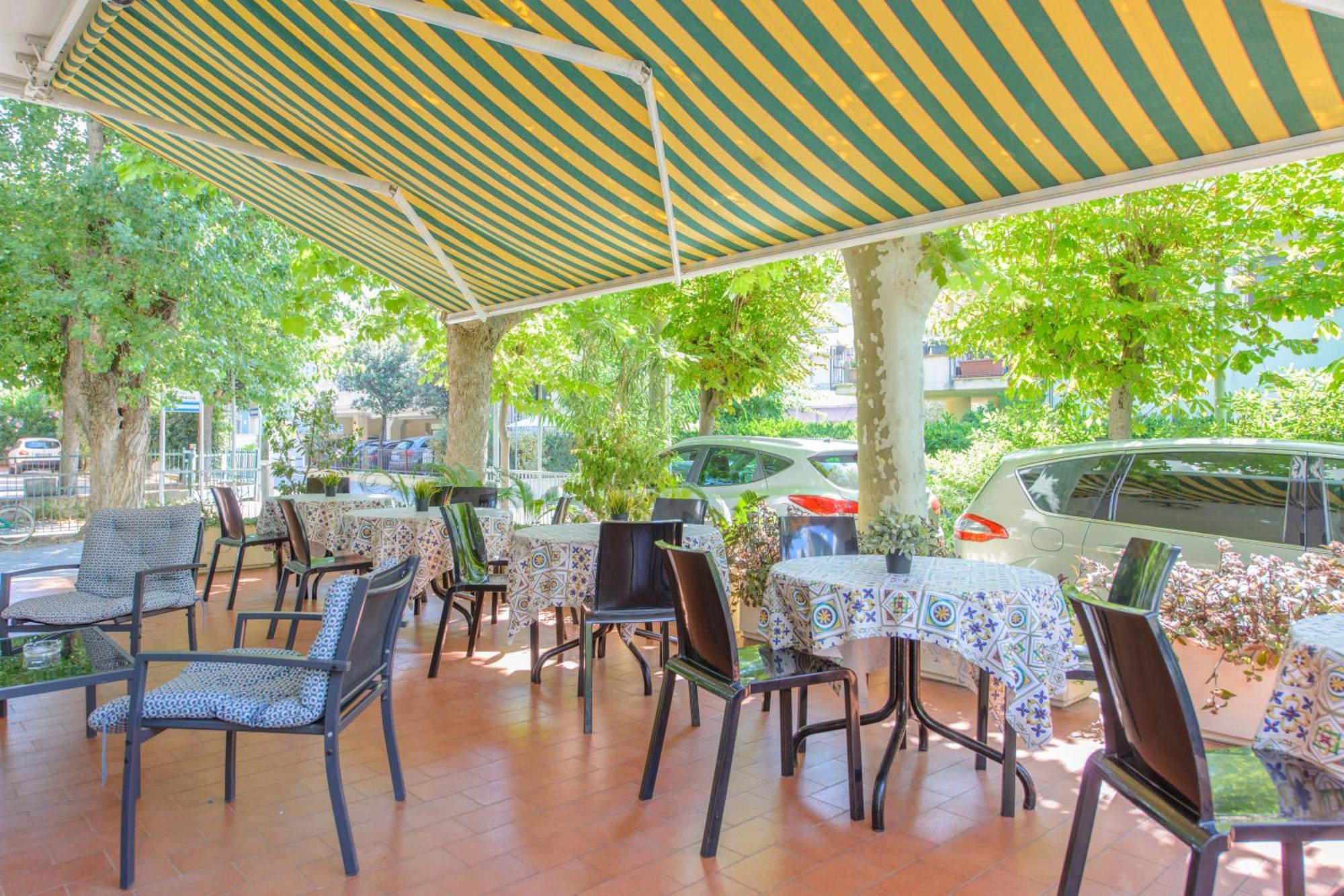 Hotel Avana Mare Rímini Exterior foto